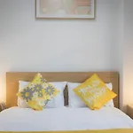 Vivid 2 Bed Apartment In Burwood