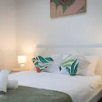Vivid 2 Bed Apartment In Burwood
