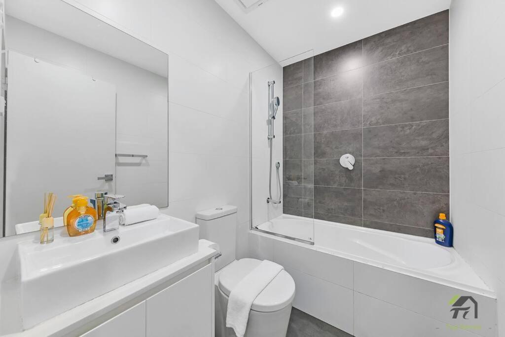 Vivid 2 Bed In Burwood Apartment Sydney