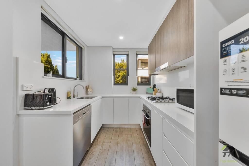 Vivid 2 Bed In Burwood Sydney