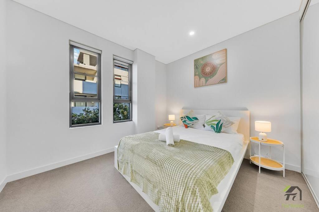 Vivid 2 Bed In Burwood *