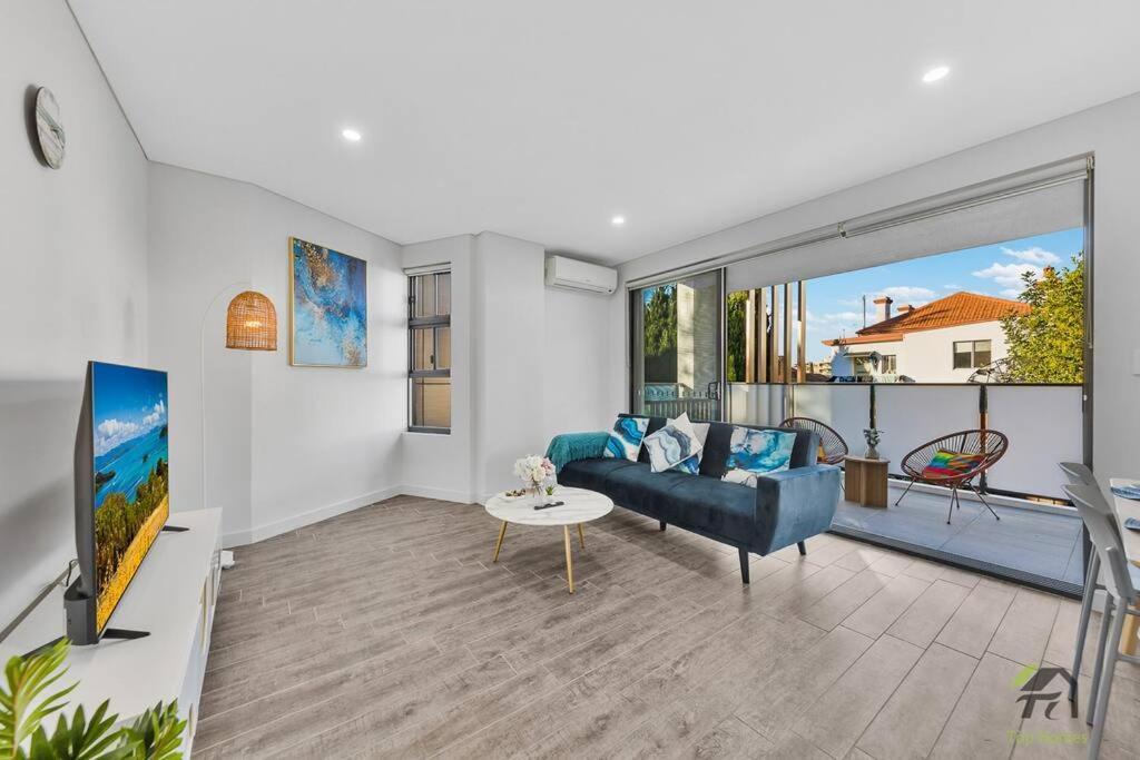 Vivid 2 Bed In Burwood