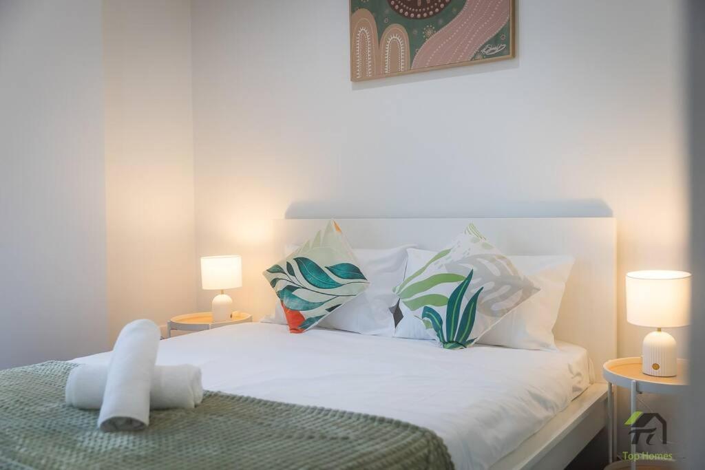 Apartment Vivid 2 Bed In Burwood Sydney
